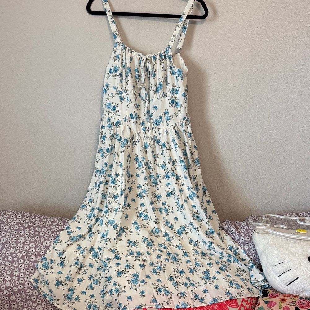 Chic Blue Floral Maxi Dress